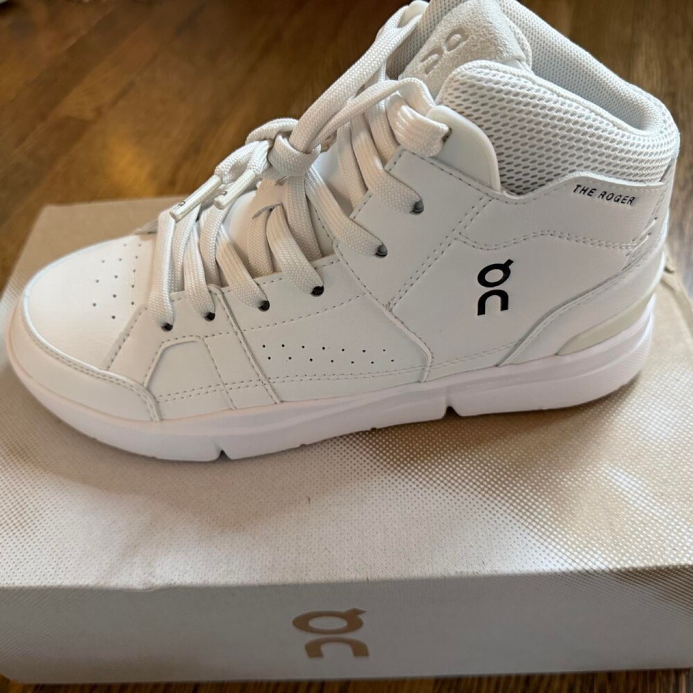 On Running Roger Clubhouse Mid white sneakers size US W5.5 #running #athletic